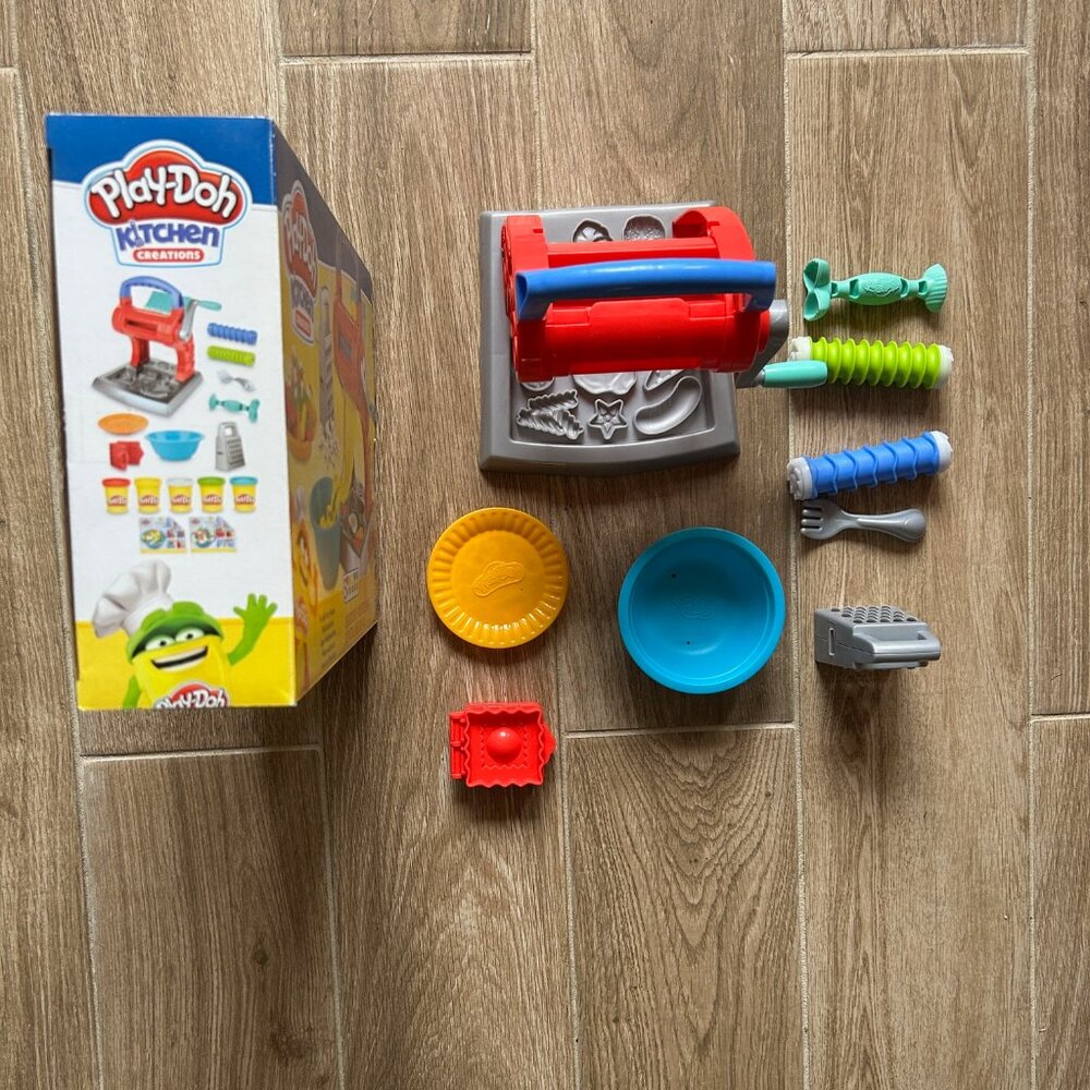 Play-doh Kitchen Tool Set *Without Doh*